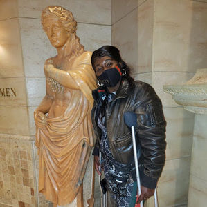 Meet your Posher, Alisa